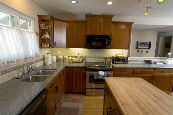 Cherry Cabinet Remodeling in Tomball
